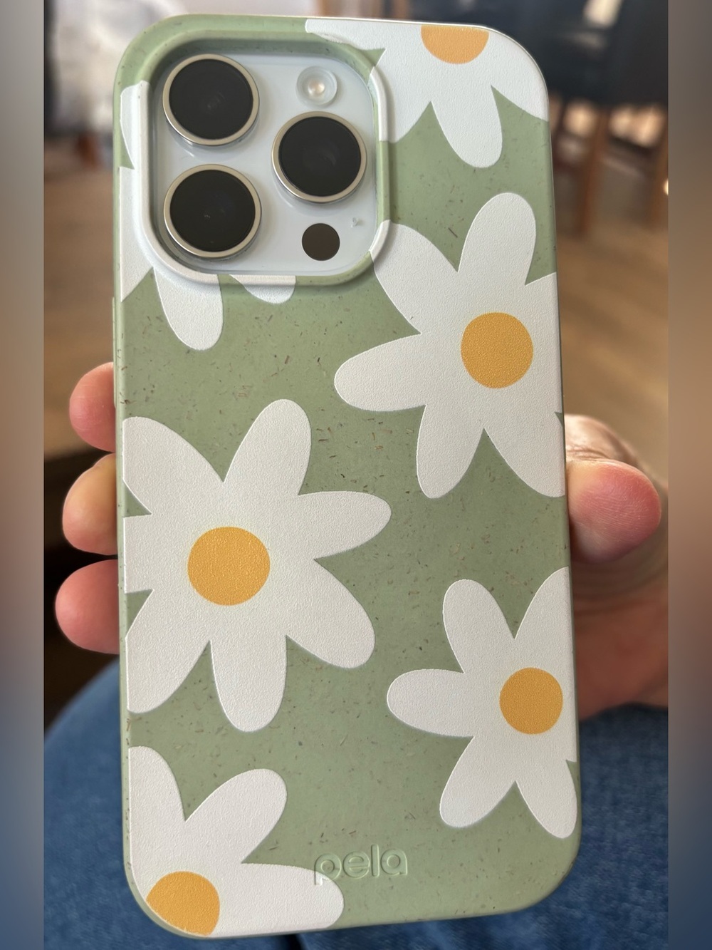 Pela iPhone 16 Pro case - Picture 2 of 3